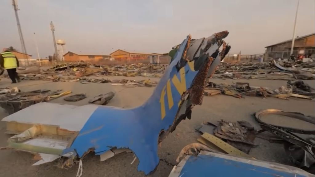 Складывали багаж погибших пассажиров: как работали спасатели из Украины на месте крушения Boeing в Иране