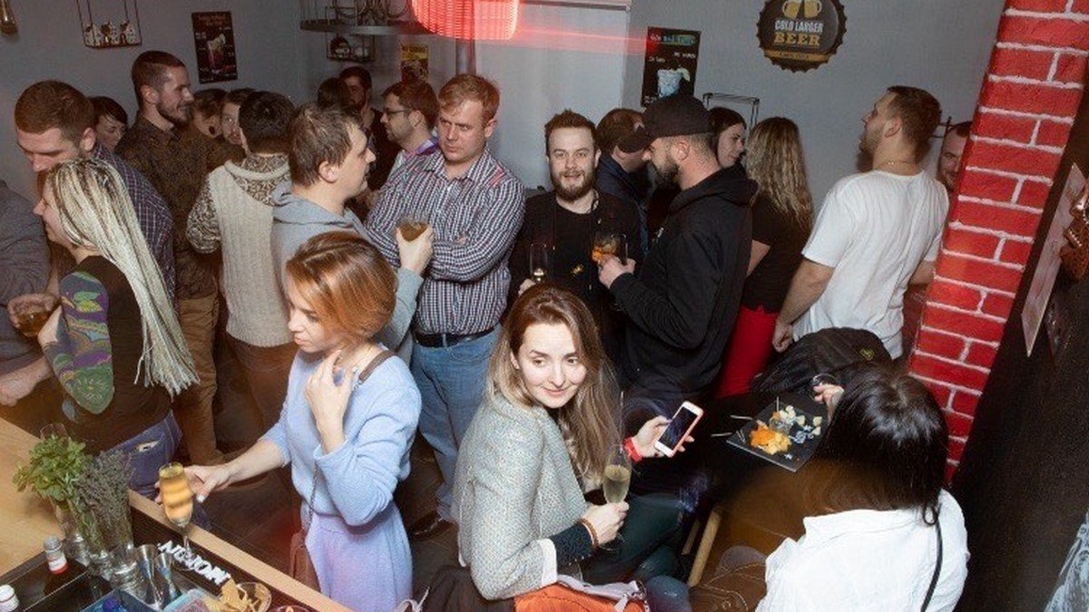 В Киеве открыли кафе-бар и секс-шоп в одном заведении: чем удивит "Кекс" возле Арсенальной