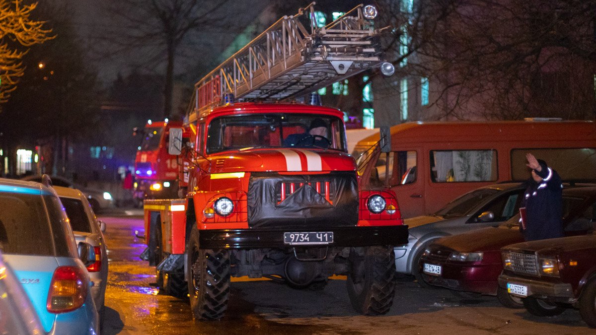 В Киеве возле НАУ горела квартира на 7 этаже: погиб мужчина