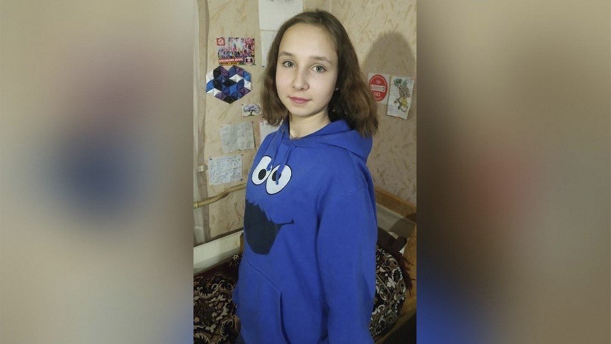 В Киеве третий день ищут 13-летнюю девочку в черном пальто с рыжим мехом