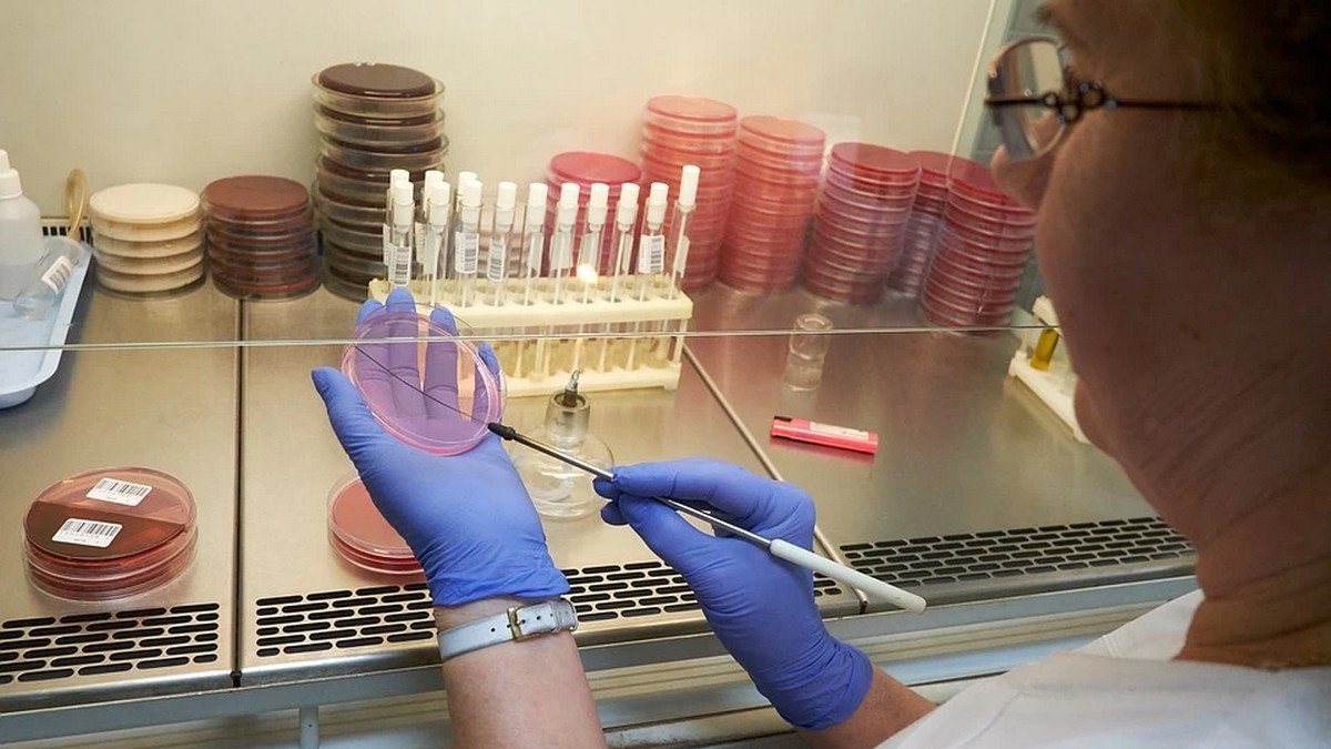 В Украине троих людей госпитализировали с подозрением на коронавирус