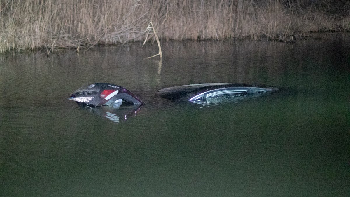 Под Киевом Hyundai с 9-летним ребенком упал в реку и утонул