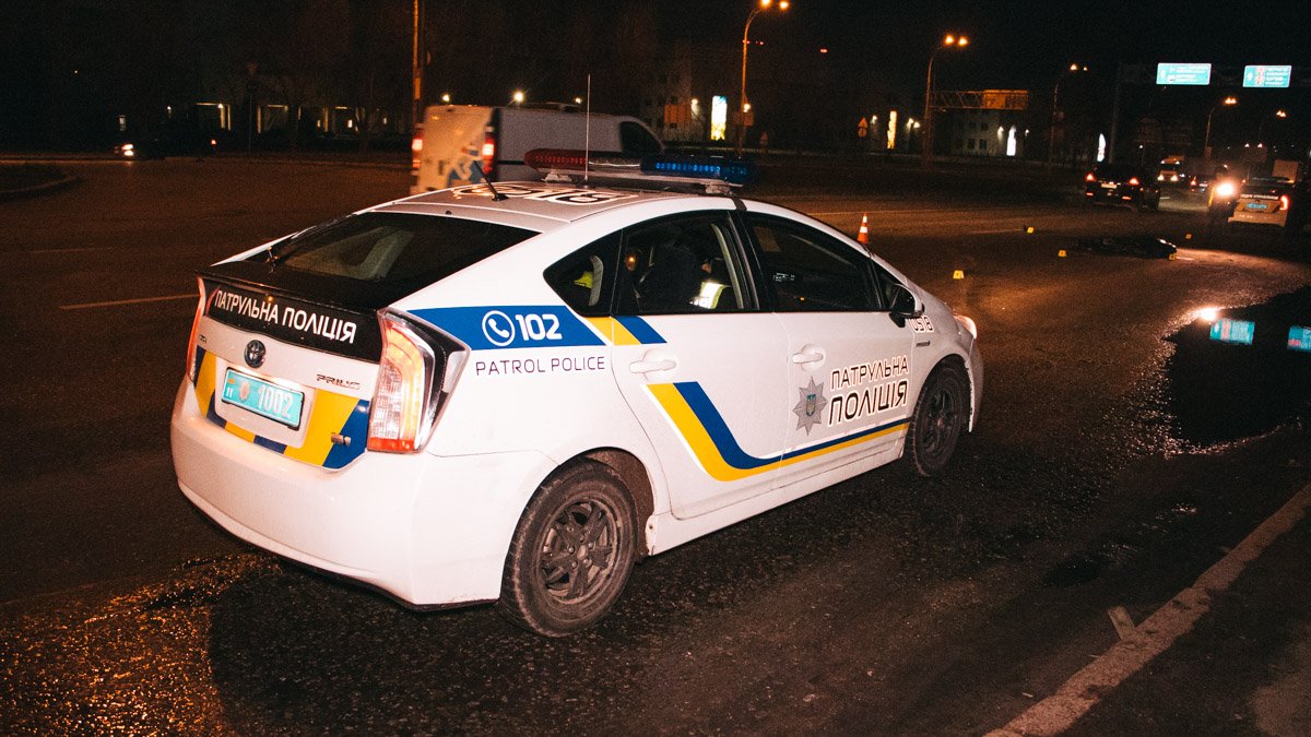 В Киеве на Заболотного машина насмерть сбила мужчину и скрылась