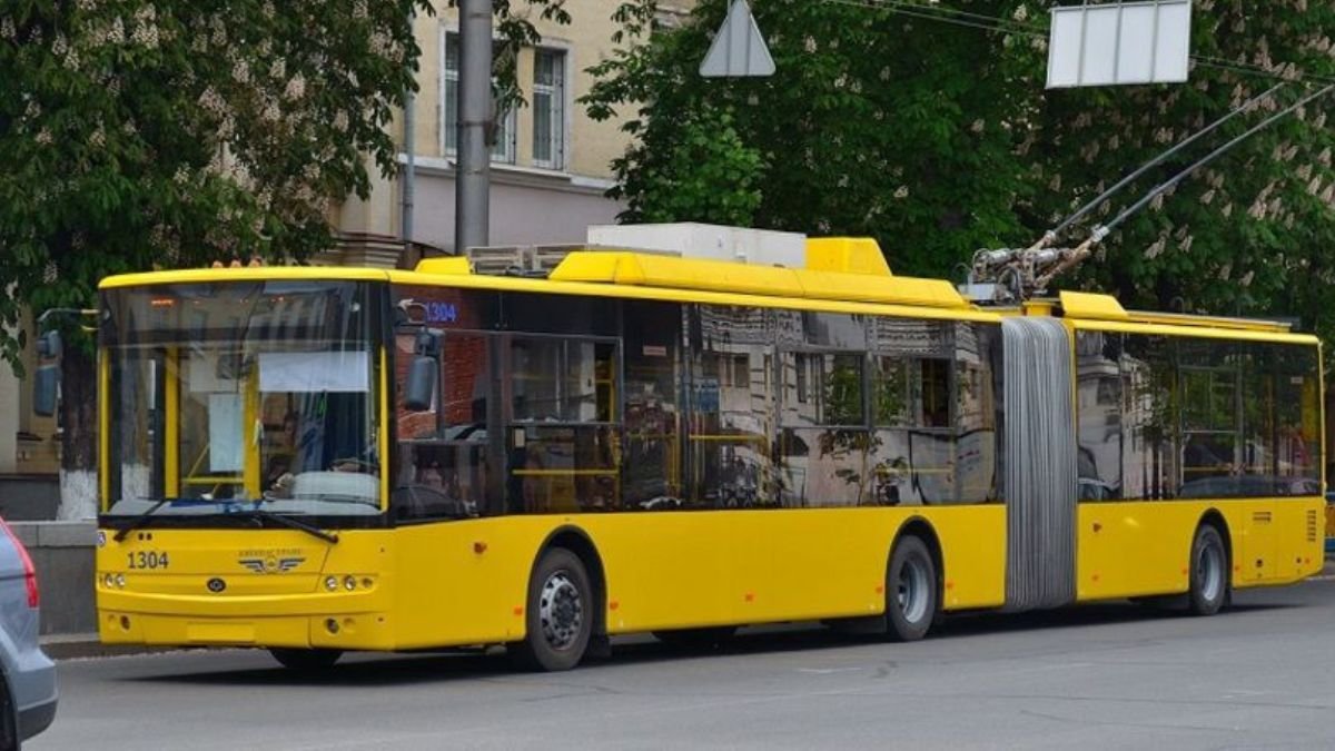 В Киеве на несколько ночей изменят работу трех троллейбусов