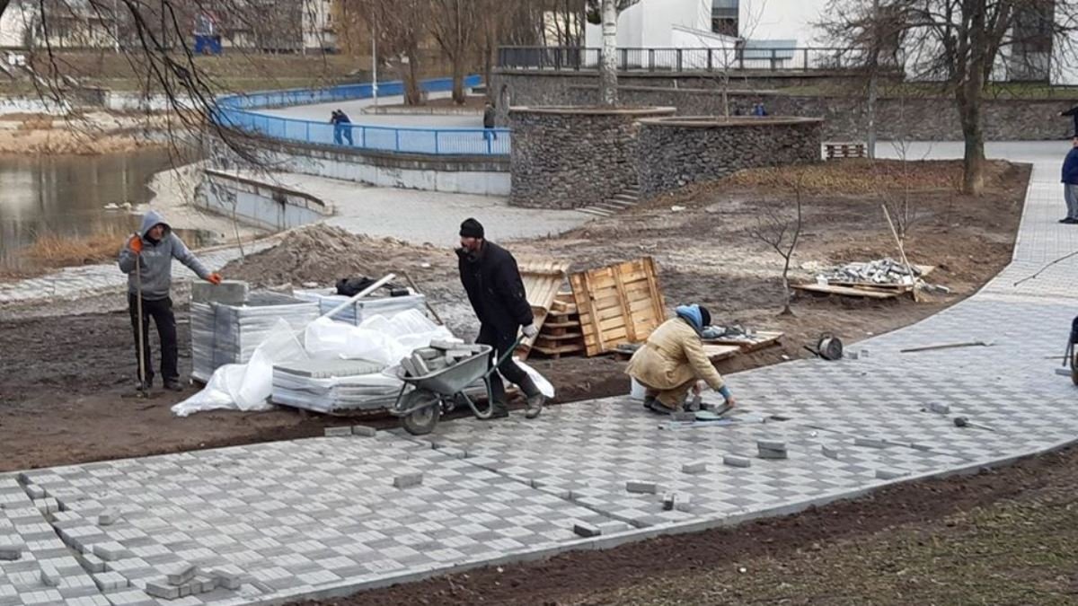 В Киеве на Виноградаре расчистят Голубое озеро