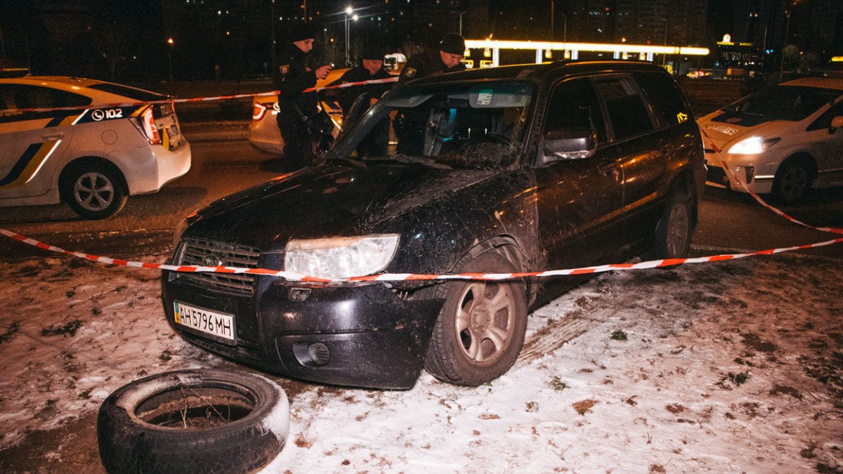 Подробности ночной погони со стрельбой в Киеве: кем оказался водитель Subaru