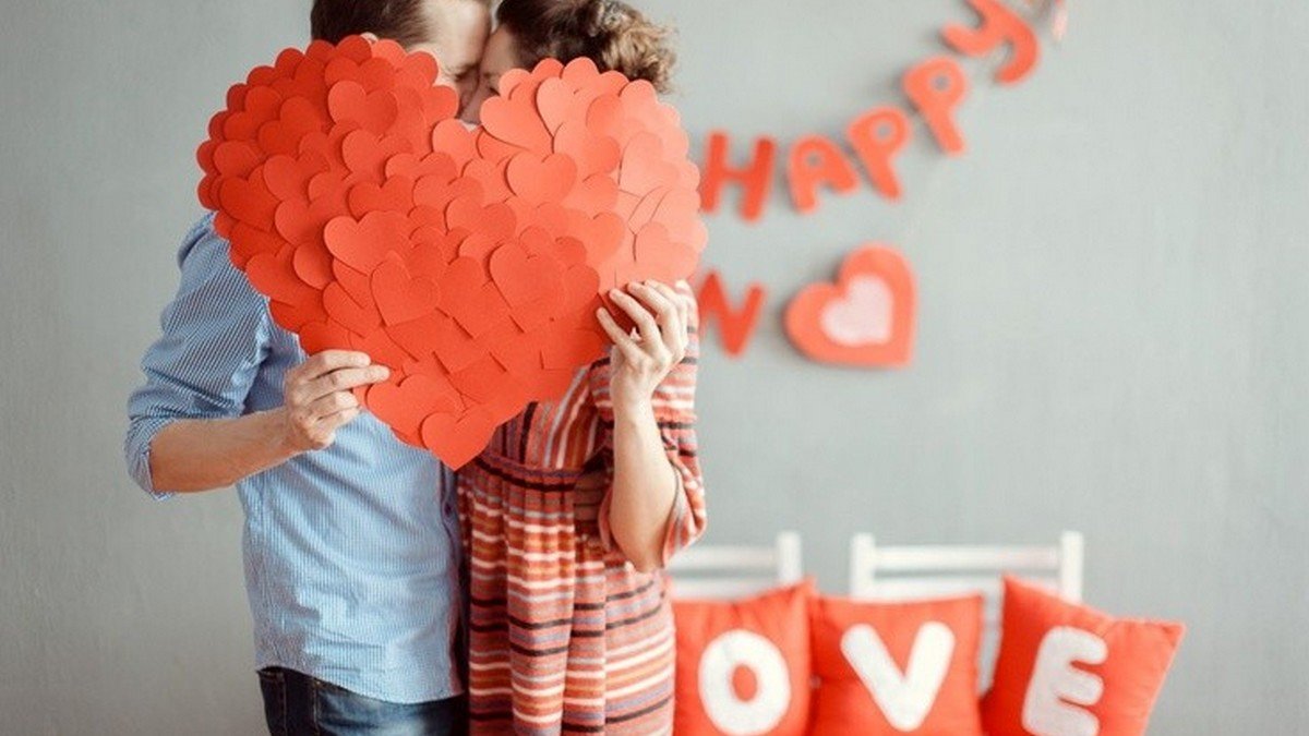 Самый романтичный плейлист на 14 февраля: что послушать в День влюбленных парам и одиночкам