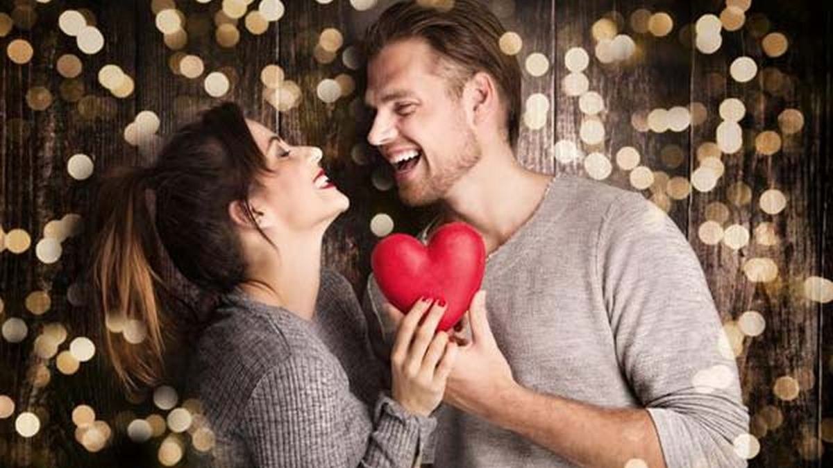 Поздравления с Днем святого Валентина 2020: короткие СМС в стихах и прозе на 14 февраля