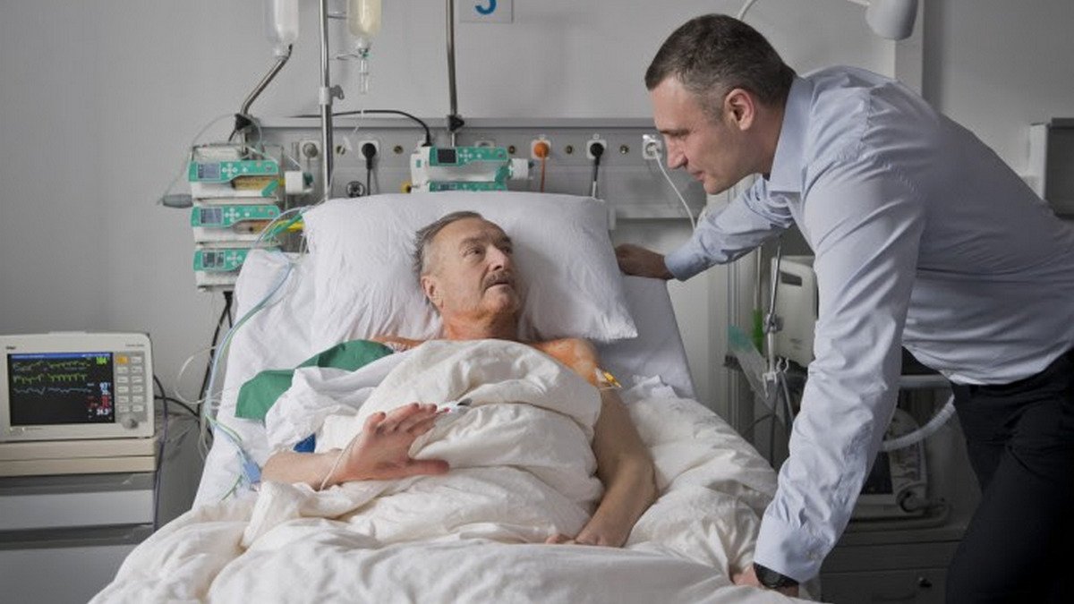 В Александровской больнице Киева впервые пересадили механическое сердце