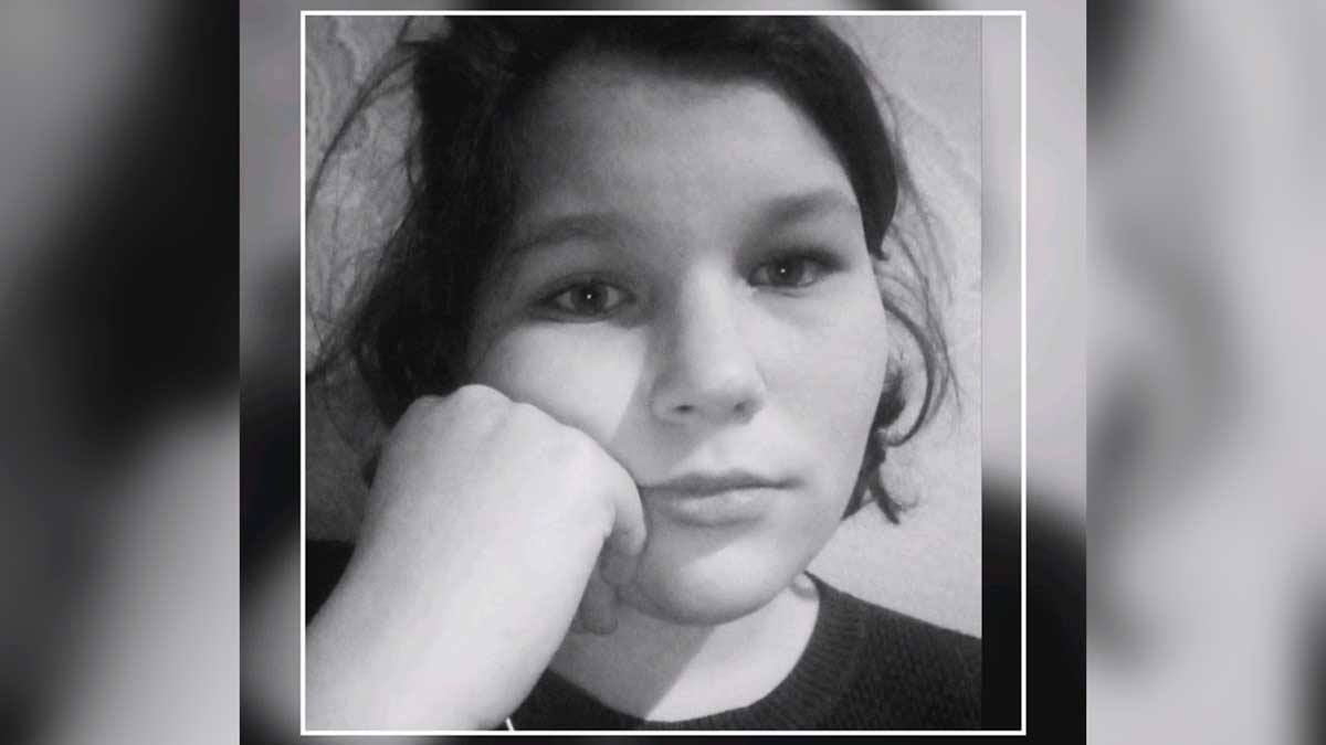 В Киеве пропала 13-летняя девочка в розовой шапке