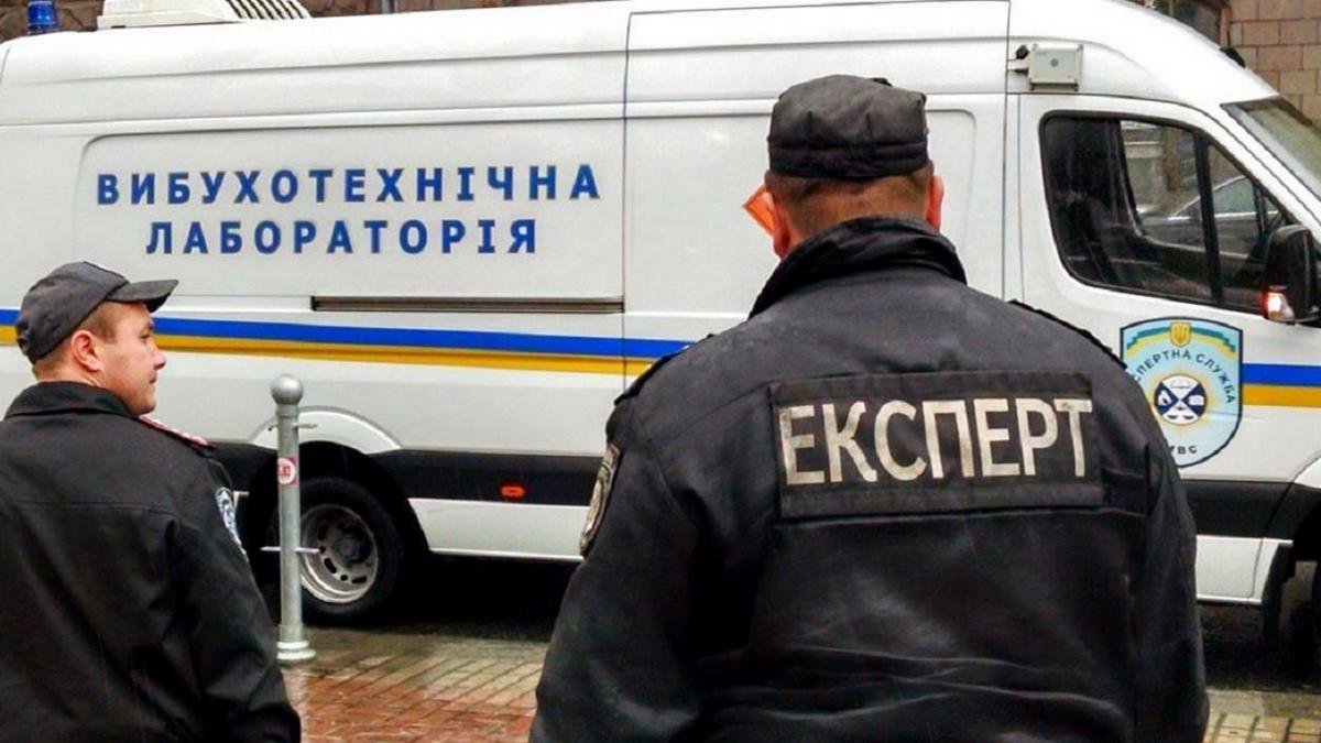 В Киеве из ночного клуба "Sorry Бабушка" эвакуировали 150 человек из-за сообщения о минировании