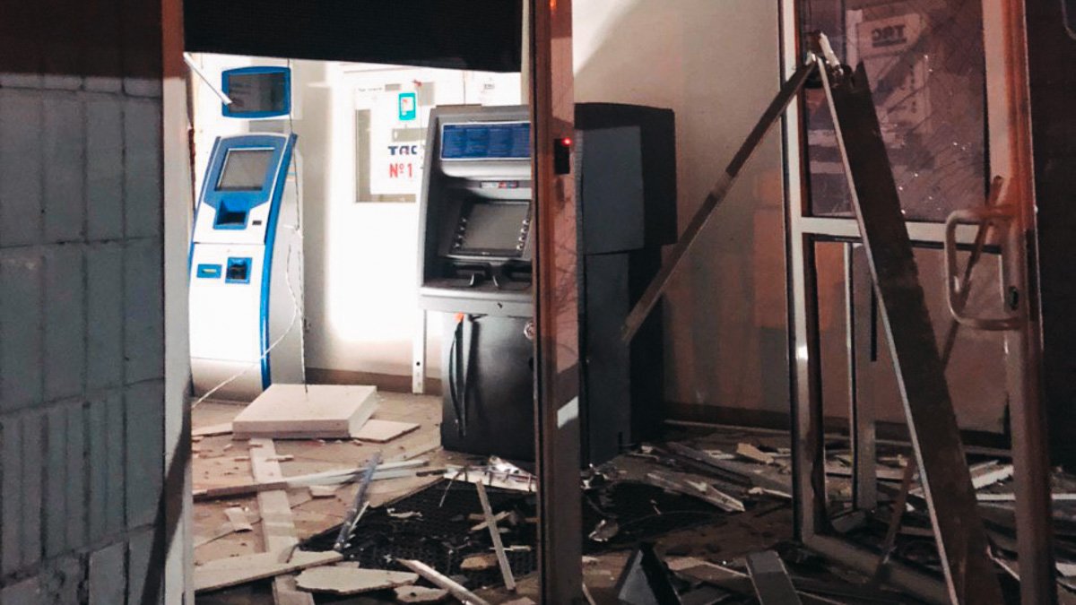 В Киеве на Троещине взорвали отделение Таскомбанка