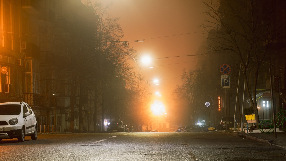 Особый взгляд: как выглядит улица Николая Лысенко при лунном свете