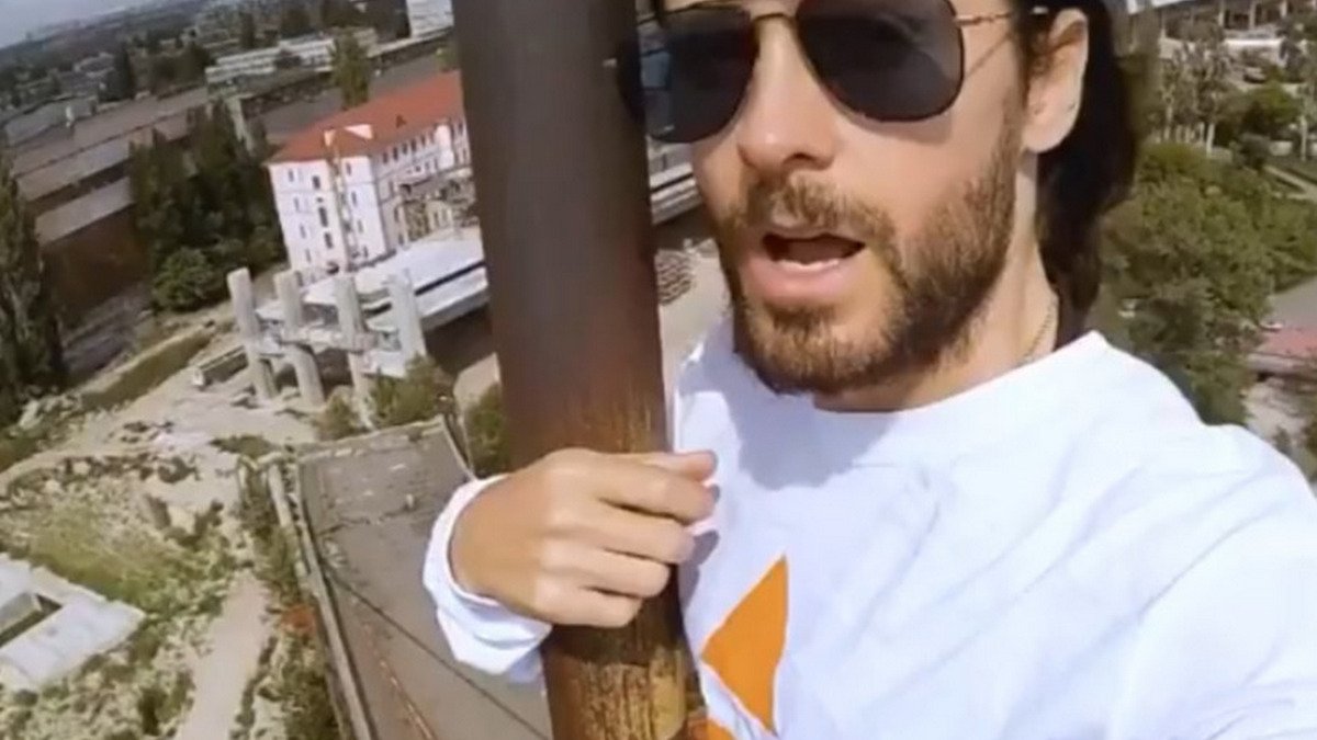 Джаред Лето снял видео на Рыбальском мосту в Киеве и предложил сделать там парк "Лето"