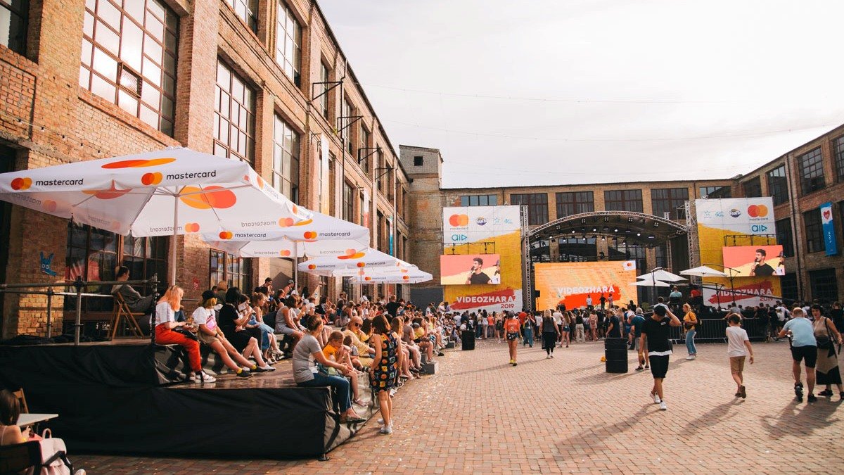 В Киеве из-за коронавируса отменили фестиваль блогеров VIDEOZHARA: как вернуть деньги за билет