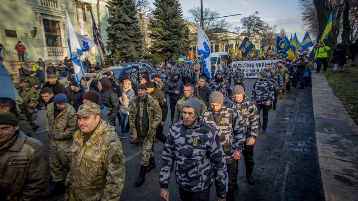Несмотря на карантин: в Киеве добровольцы собираются выйти на Марш в противогазах
