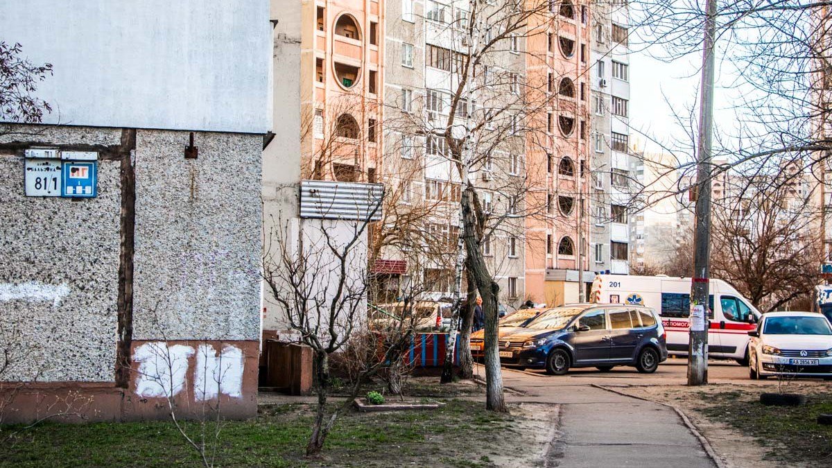В Киеве на Троещине мужчина нашел убитого соседа в своей квартире
