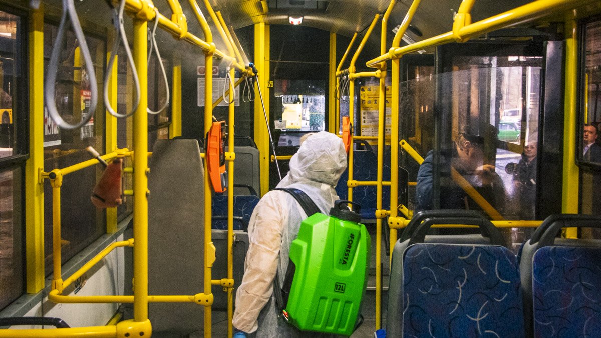 Закрыть метро, в транспорт - по 10 человек: в Украине вводят новые правила карантина из-за коронавируса