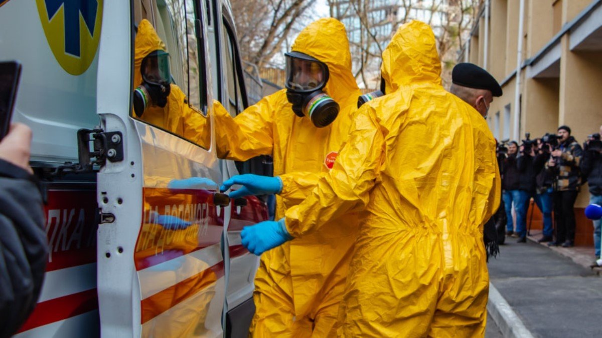 В Киеве зафиксировали первые два случая заболевания коронавирусом