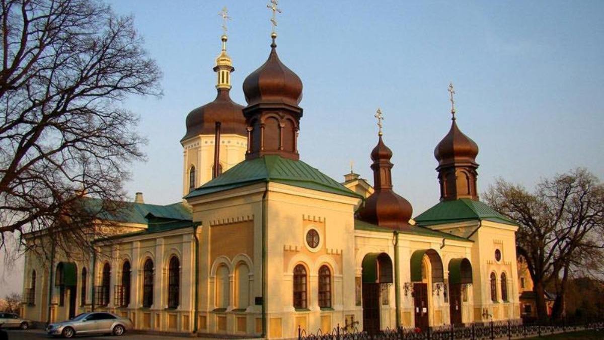 В Киеве за два дня до Пасхи еще один монастырь закрыли на карантин