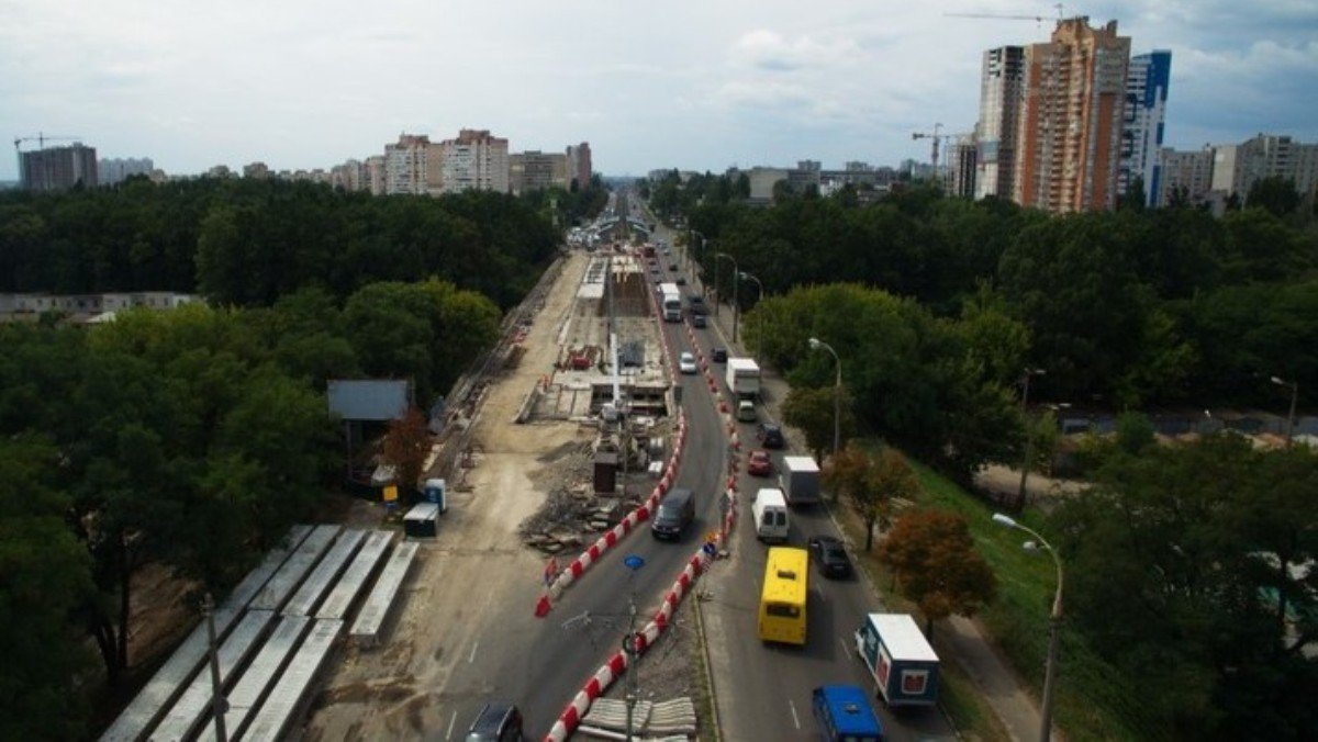 В Киеве перекрывают Борщаговский путепровод до сентября: схема объезда