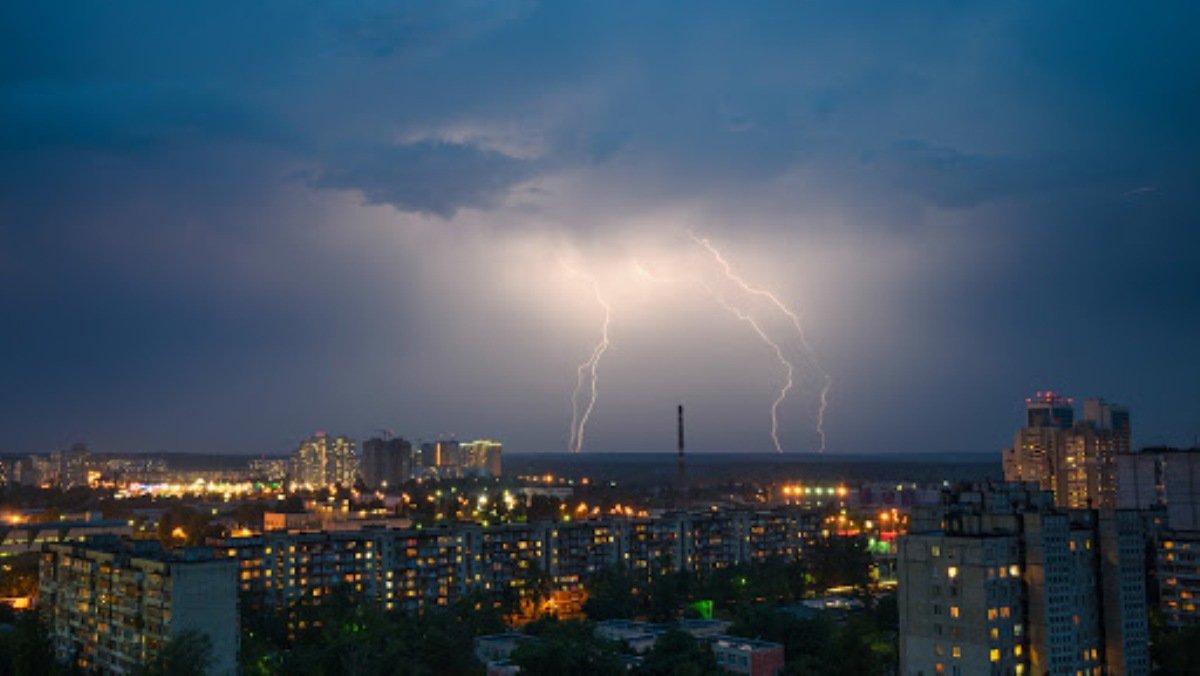 Погода на 4 мая: в Киеве будет гроза, град и шквальный ветер