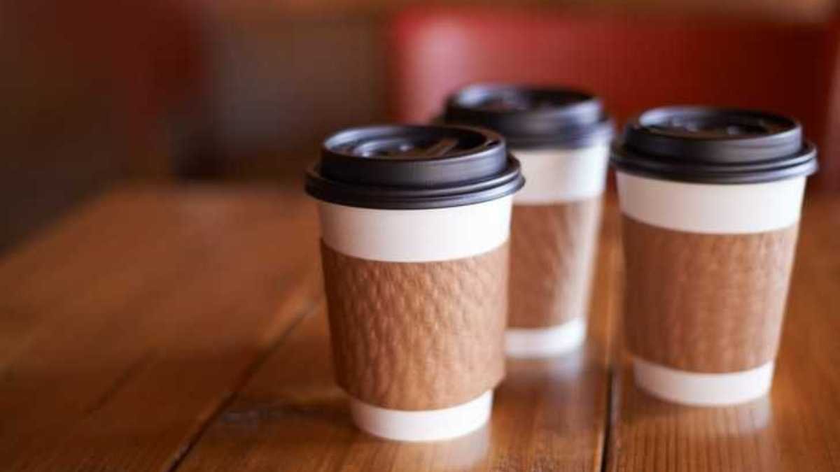 В Киеве разрешили продавать шаурму и кофе с собой: правила работы МАФов на карантине