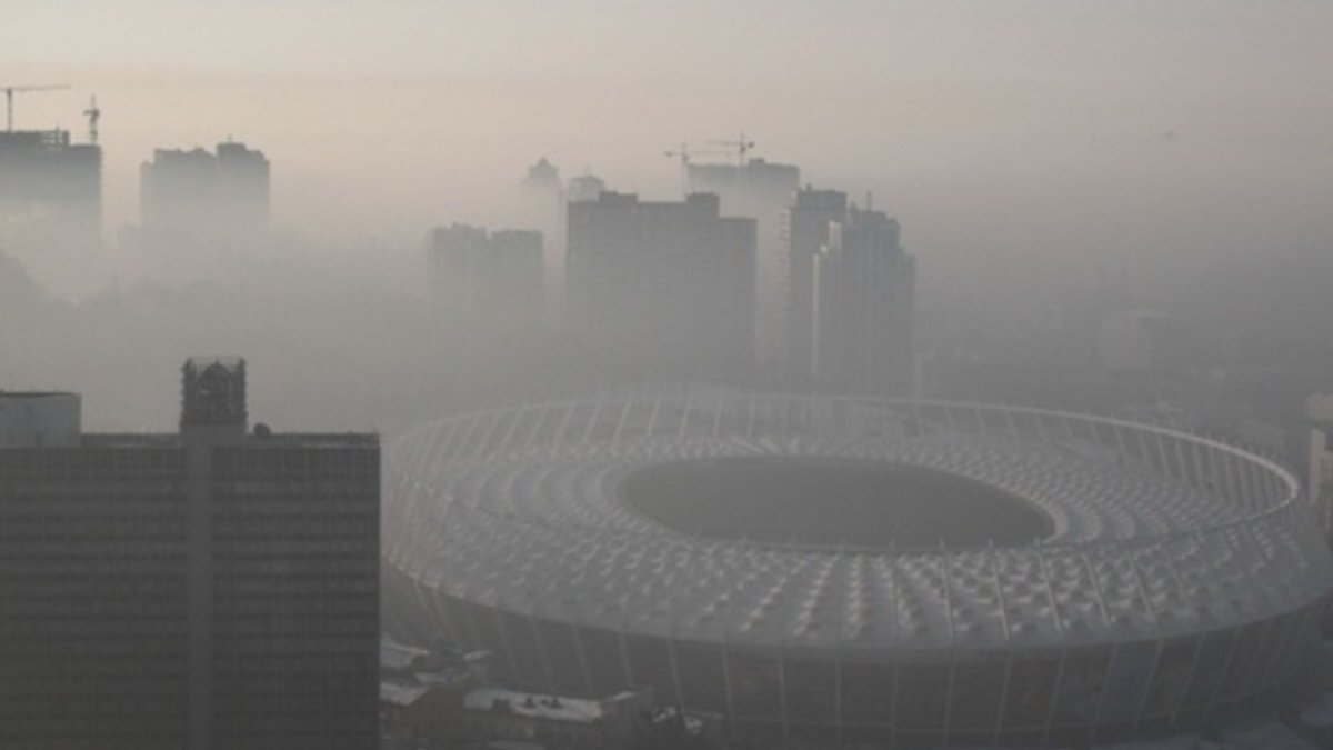 Апрель в Киеве побил столетний рекорд и вошел в историю с уникальной пылевой бурей