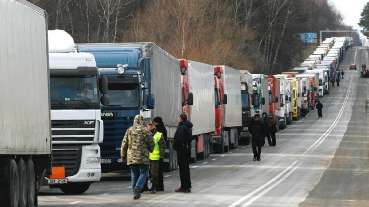 В Киев с 18 мая ограничивают въезд грузовиков: что изменится
