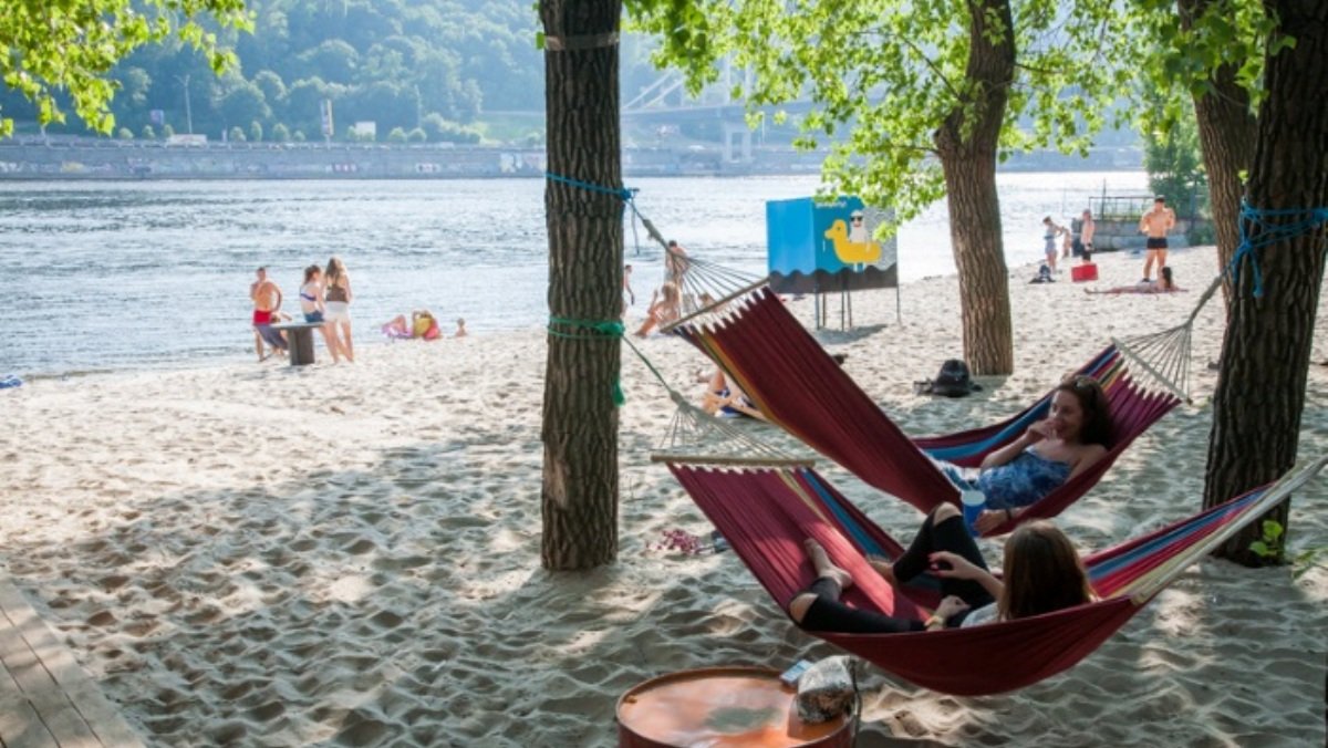 Когда в Киеве откроют пляжи и зоны отдыха