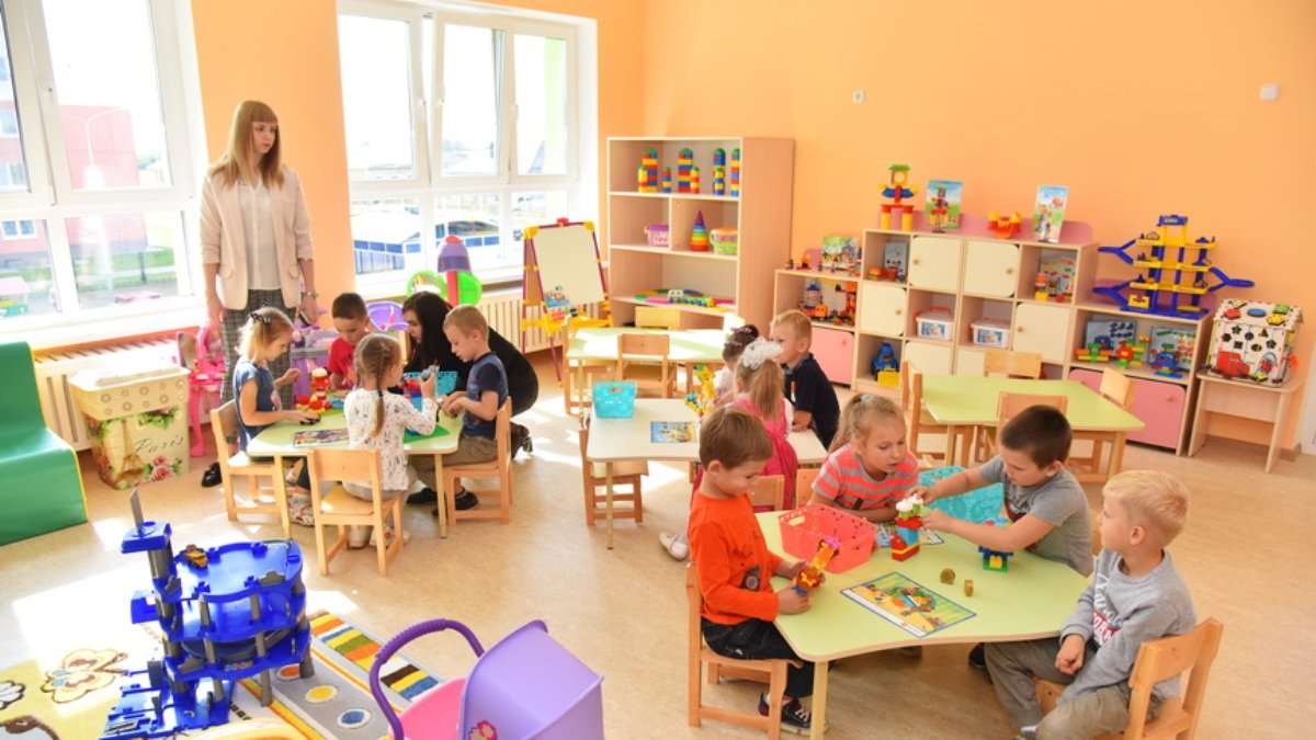 Детские сады в Украине откроют 25 мая: Зеленский