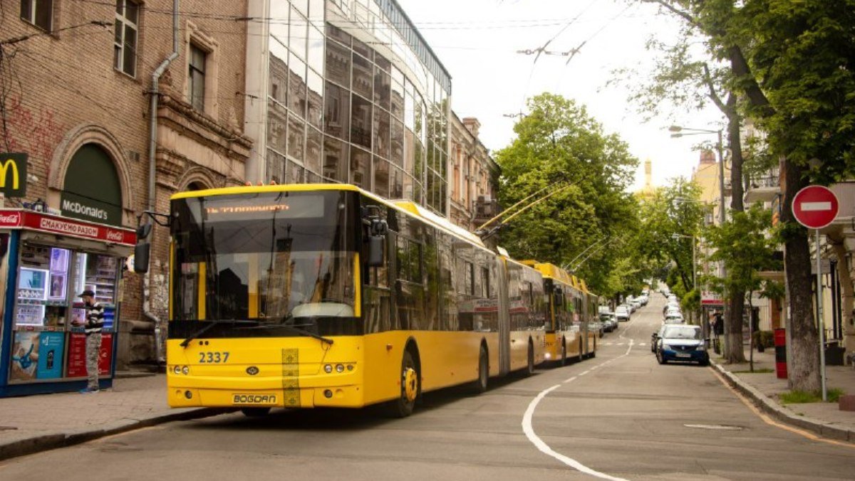 В Киеве 23 мая общественный транспорт в обычном режиме начнет работать с 12:00