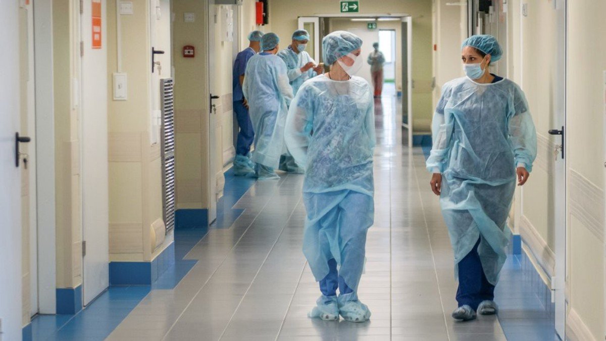 В каких больницах Киева больше всего медиков заразились коронавирусом
