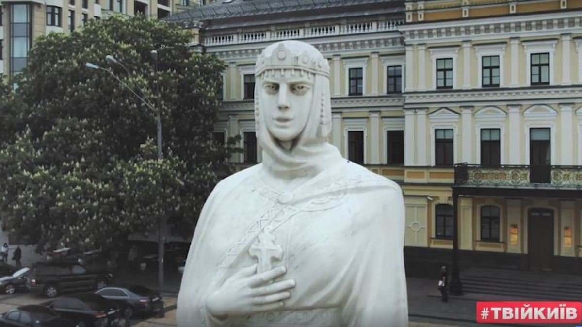 Памятники Киева ожили на видео и спели романс ко Дню города