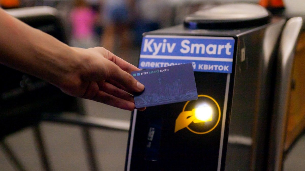 Киев полностью переходит на е-билет: как оплачивать проезд в общественном транспорте
