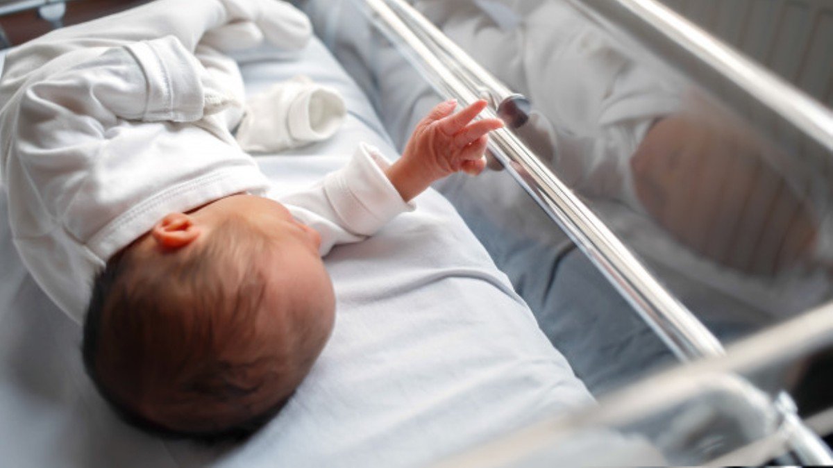 В Киеве коронавирусом заболел малыш, которому нет и месяца