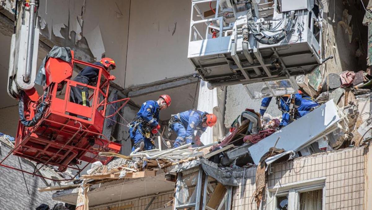 Взрыв жилого дома на Позняках: информация о погибших и пострадавших на утро 22 июня