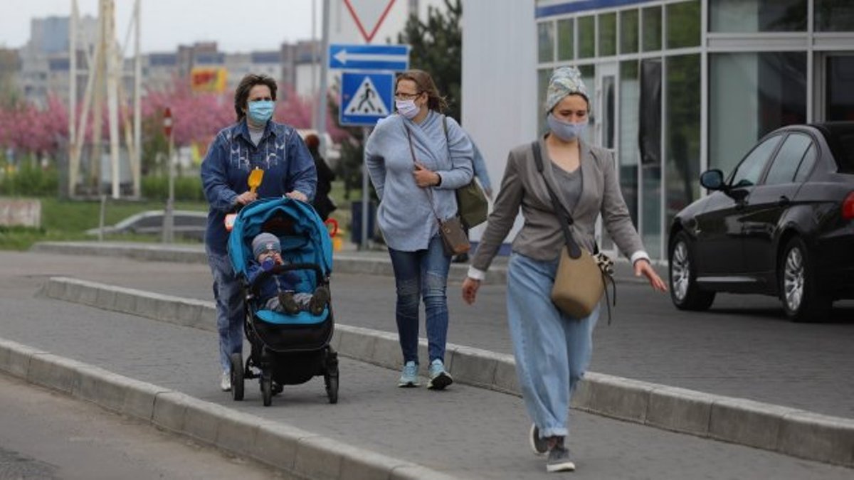 В Украине статистика распространения коронавируса не понижается: сколько человек заболели за сутки