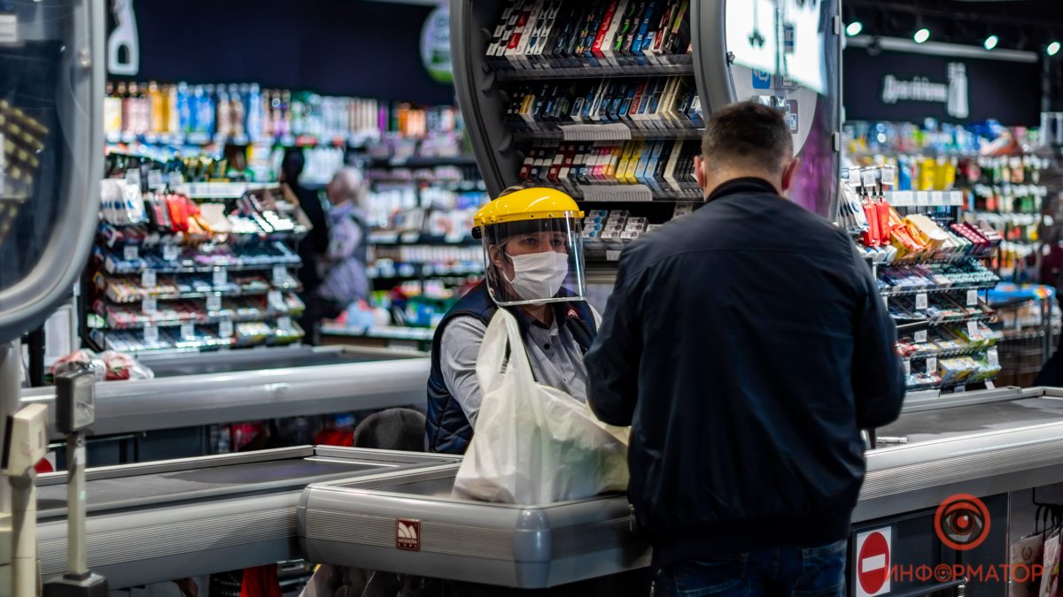Сеть супермаркетов АТБ призывает посетителей соблюдать масочный режим и держать дистанцию
