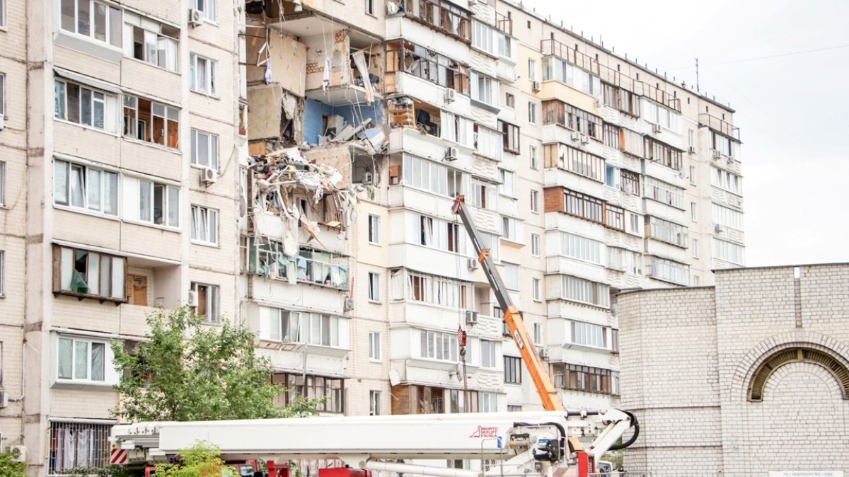 Пускать людей в дом после взрыва на Крушельницкой будут по итогам обследования: к нему приставили охрану