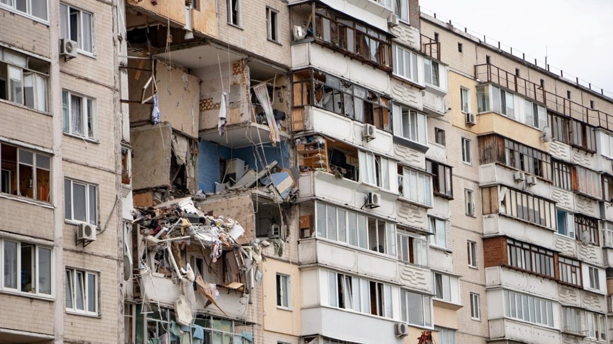 100 000 гривен за каждого погибшего: власть Киева окажет материальную помощь пострадавшим жителям дома на Позняках