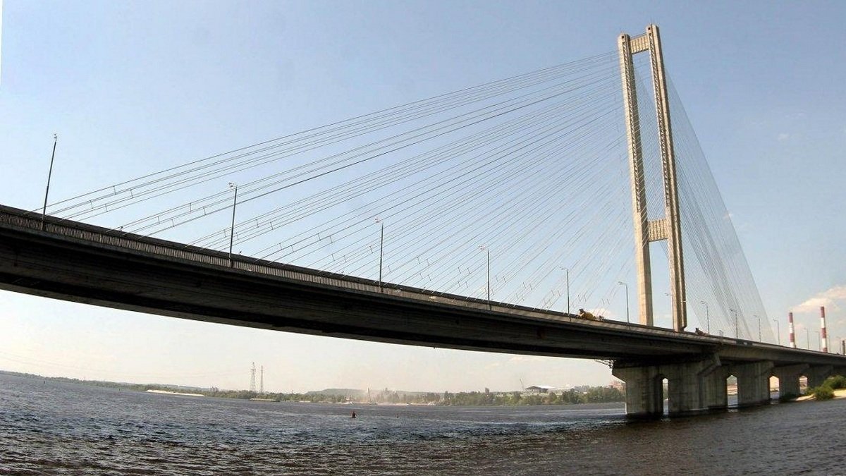 В Киеве Южный мост два месяца будут частично перекрывать по ночам