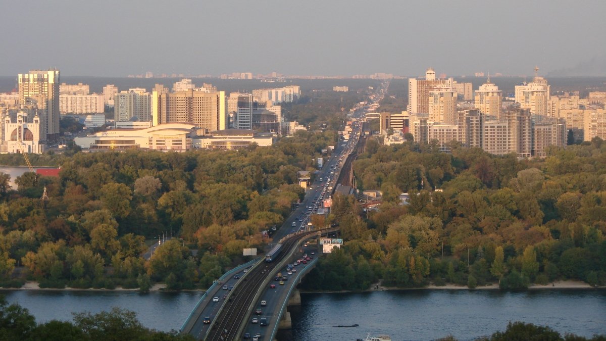 В Киеве на два дня ограничат часть Броварского проспекта
