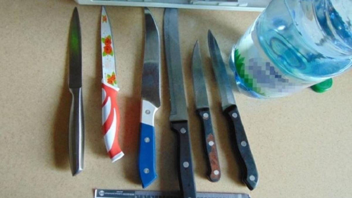 В Киеве женщина ударила ножом в живот пьяного мужа, а полиции сказала, что он так вернулся домой