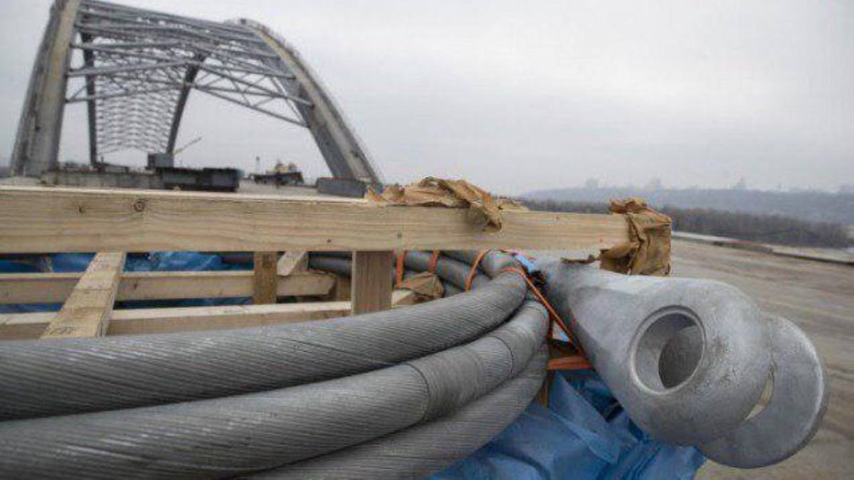 Кличко прокомментировал ржавые ванты, которые установили на Подольско-Воскресенском мосту