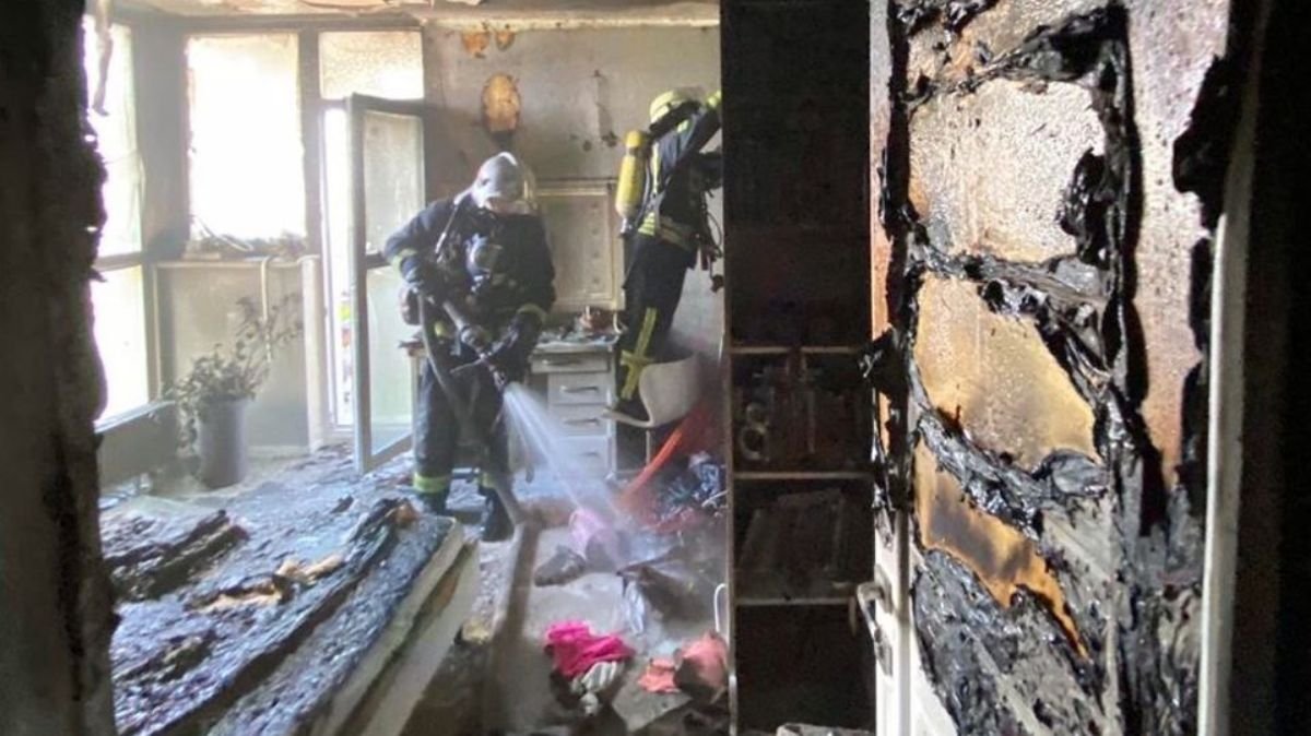 В Киеве 10-летняя девочка пыталась самостоятельно потушить пожар в квартире и обожгла руки и ноги
