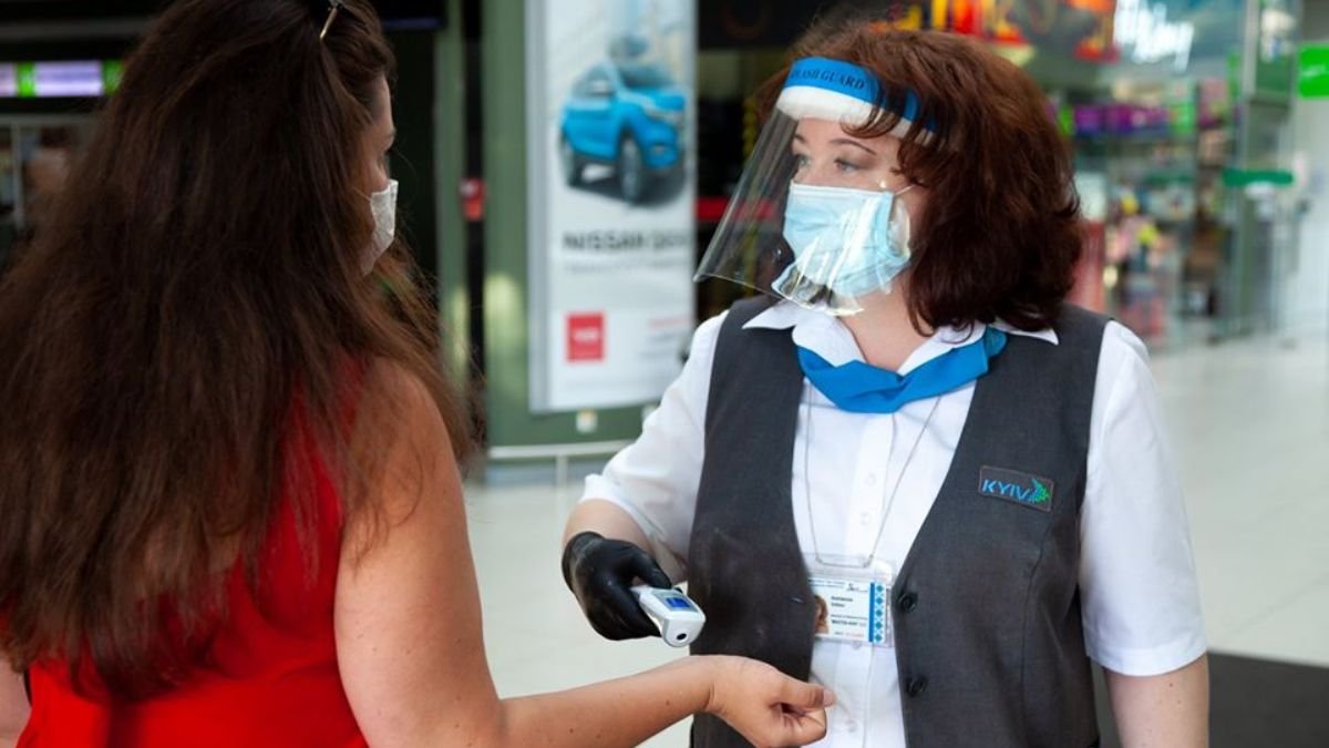 В Украине почти тысяча новых случаев коронавируса: сколько человек заболели