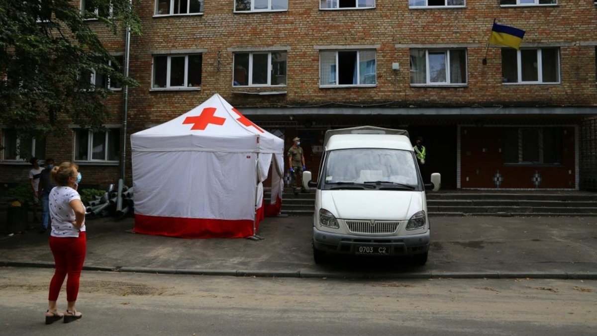 В Киеве еще одно общежитие закрыли на карантин после вспышки коронавируса среди курсантов: новые подробности