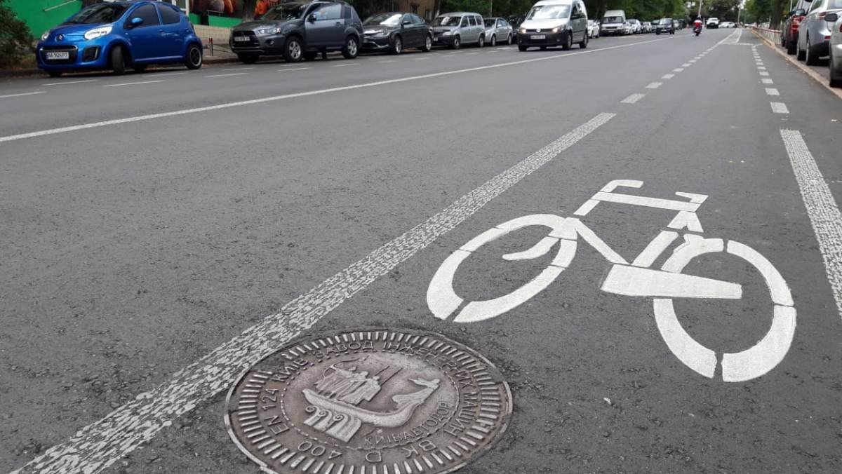 Новая велодорожка и 71 паркоместо: власти Киева продолжают бороться с пробками