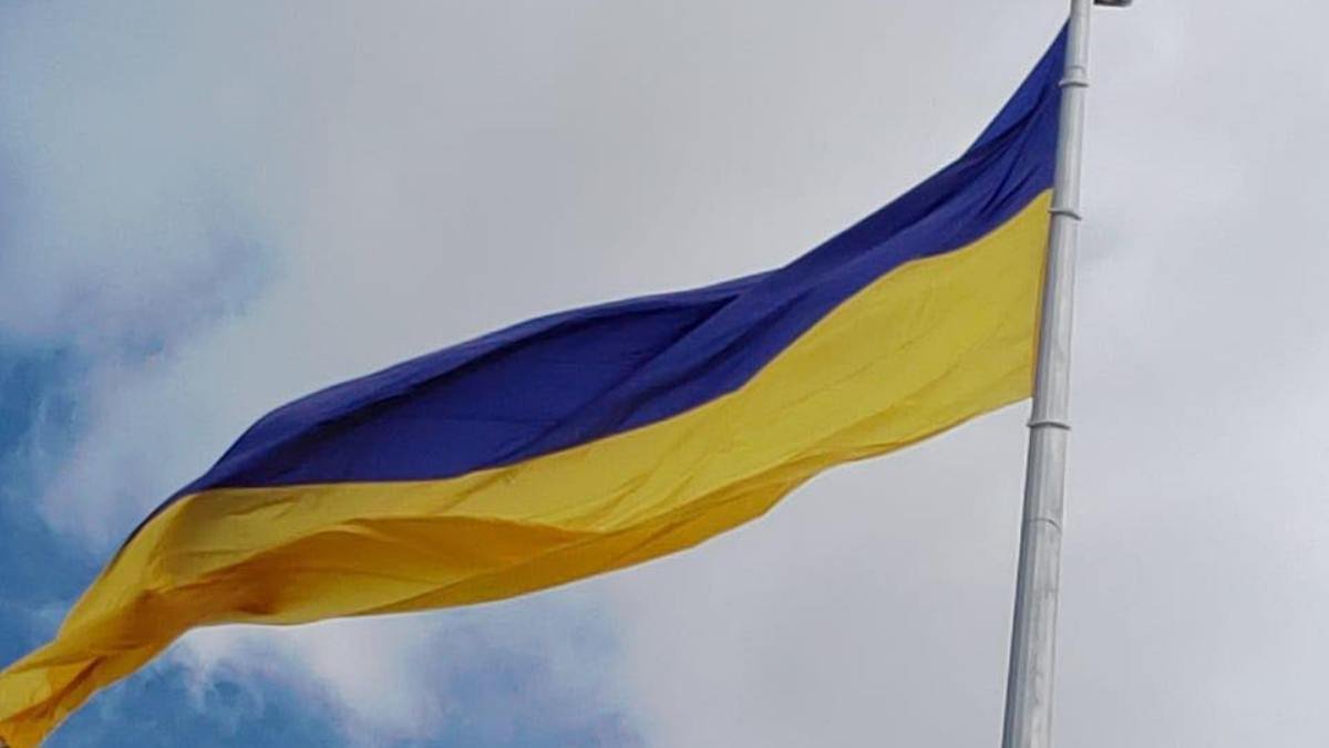 Флаг не заменили на новый, сенсации нет: Кличко объяснил, что случилось на самом высоком флагштоке Украины в Киеве